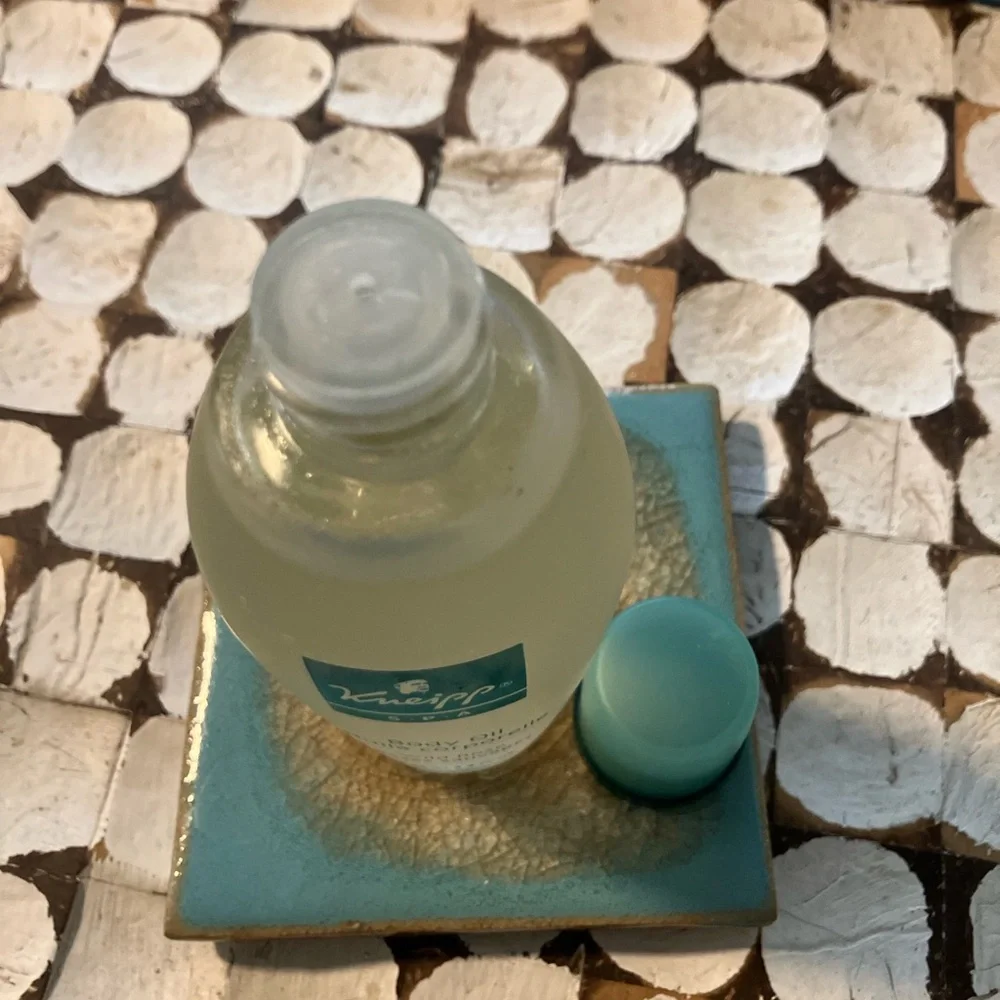 Wild Rose Body Oil - Green and White - Picture 2 of 3